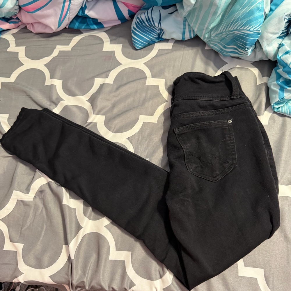 Wallflower Women's Classic Black Skinny Jeans